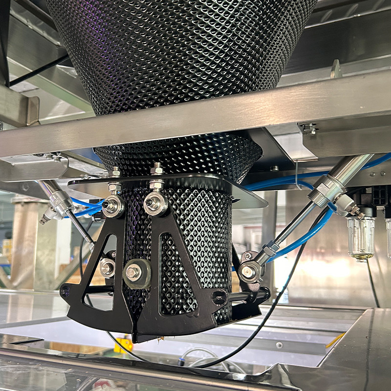 Customized Efficient Dehydrated Beef Nuggets Quantitative Bagging Packaging Machine Ready To Eat Food Beef Multihead Weigher