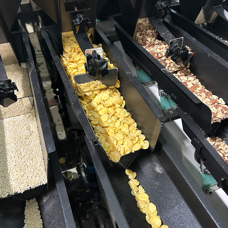 Multi-Materials 2.5kg Pet Food Packaging Machine With Multihead Weigher Linear Weigher For Ziplock Doypack Pouch Packing