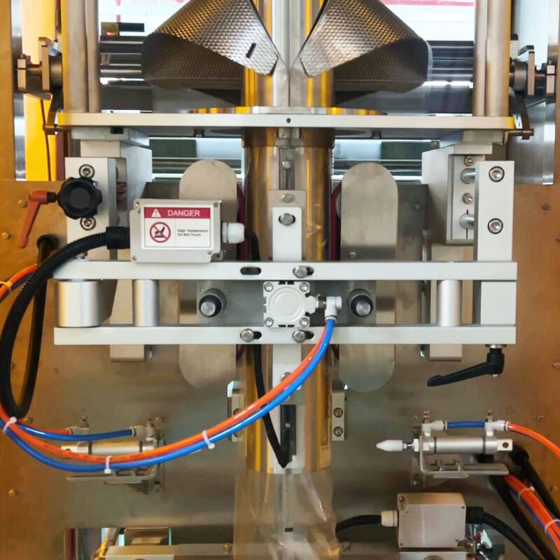 High Speed VFFS Machine For Pet Food, Snacks And Nuts Packaging With 80-200 Bags/Min Output